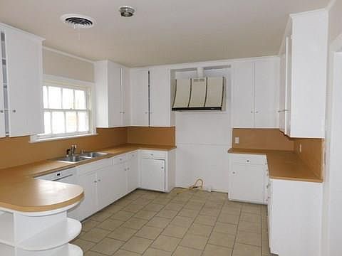 5th image of 3520 Avenue E