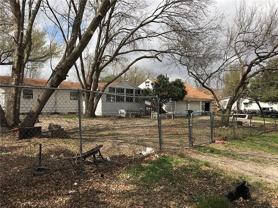 2nd image of 5641 Lesli Ln