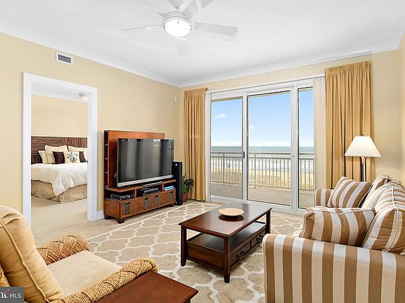 5th image of 2 48th St Unit 212