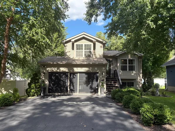 110 Swanson St, Ottawa, IL 61350