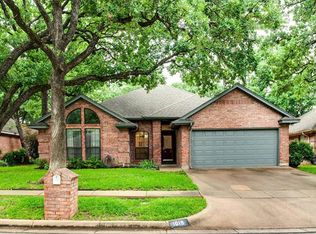 1019 Hunter Ridge Dr, Arlington, TX 76013