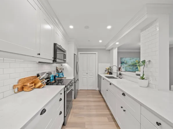 4770 52a St #116, Delta, BC V4K 5B5