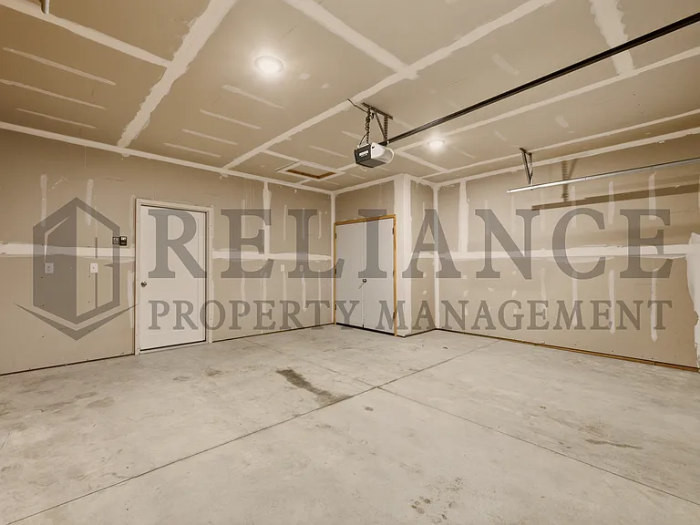 2755 S Greenleaf St — Photo 40