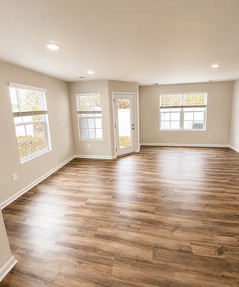 139 Triumph Ave #C — Photo 8