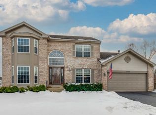 1096 Victoria Dr, Fox River Grove, IL