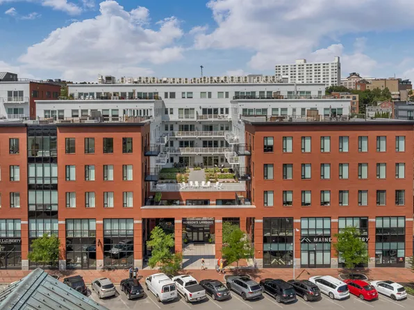 383 Commercial Street #305, Portland, ME 04101