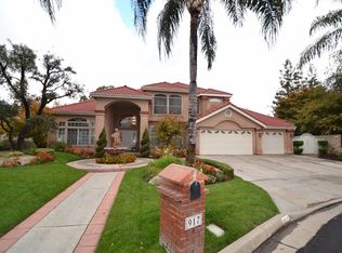 917 N Citadel Ave, Clovis, CA 93611