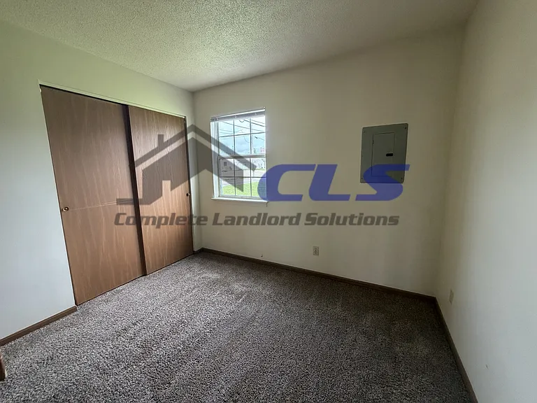 820 Poplar St — Photo 5