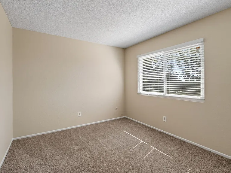 5245 Wainwright Ct — Photo 19