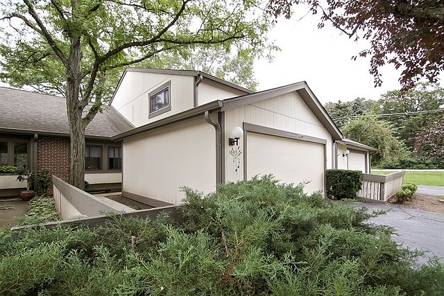 1st image of 104 Yarrow Ct #0