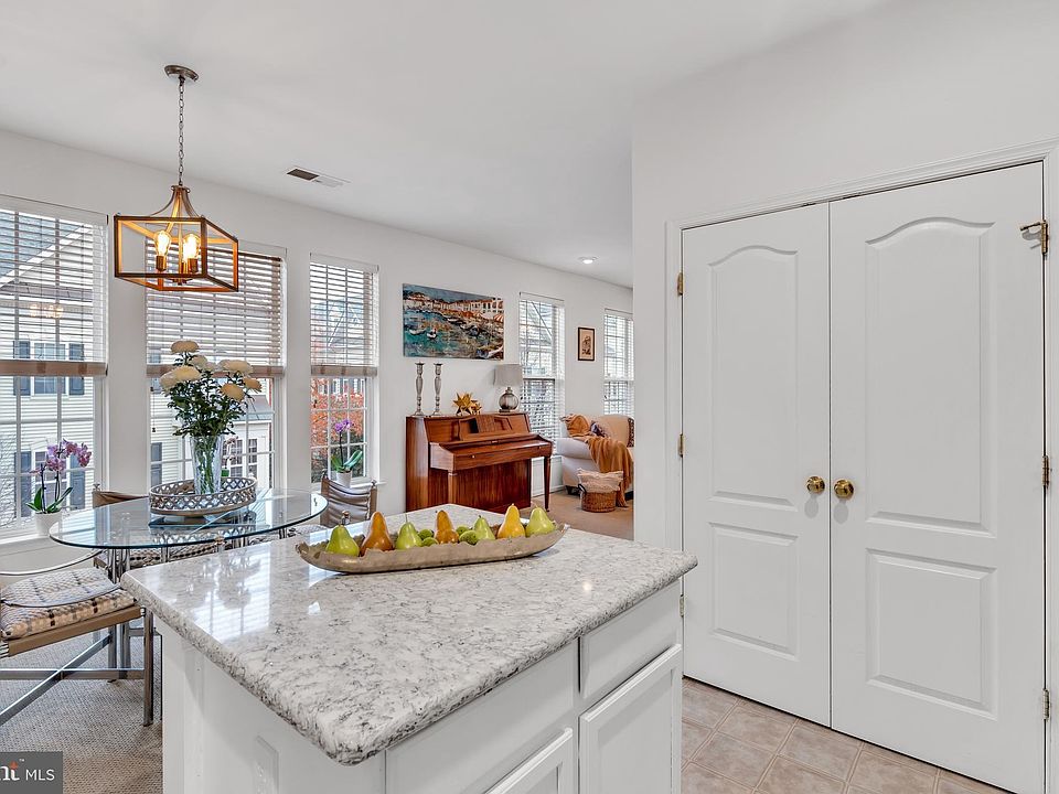 1st image of 5054 Donovan Dr #421