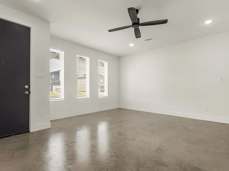 3006 Alpha Wolf Ct — Photo 14
