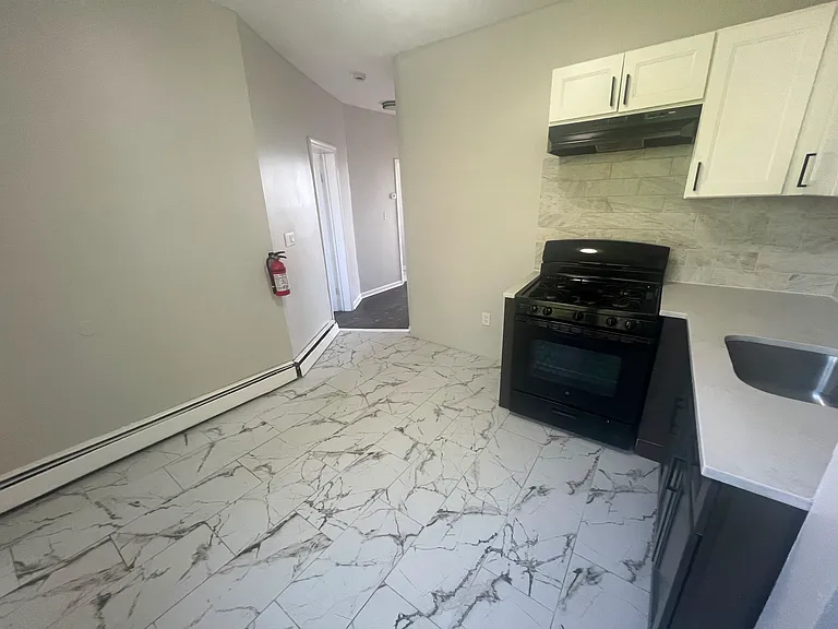 271 Summer St #3R — Photo 1