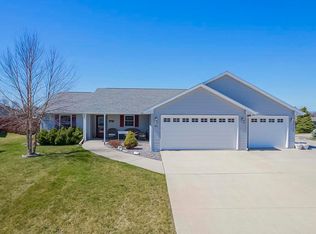 411 Bretts Way, Orfordville, WI 53576