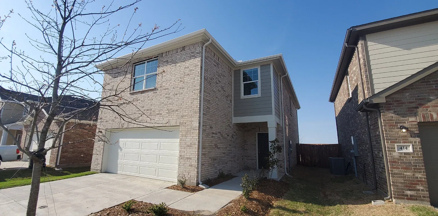 4 bed, 2.5 bath, 1718 sqft, $2,300 — Photo 1