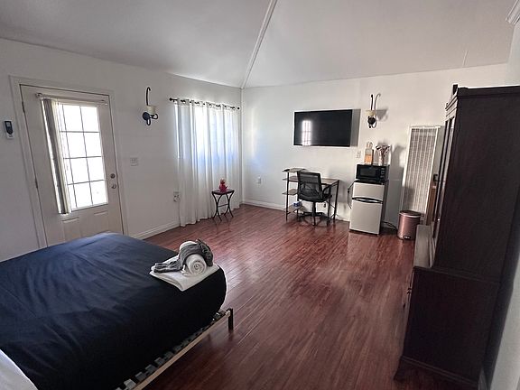 2nd image of 12418 Idaho Ave #Adu
