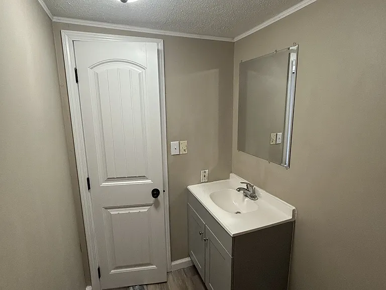 202 Zackary St — Photo 14