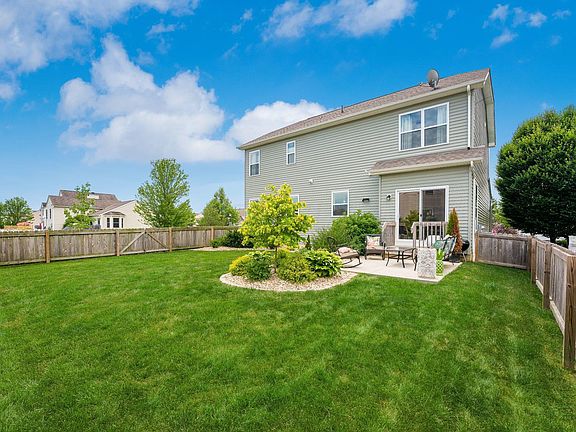 3rd image of 836 Bent Oak Dr