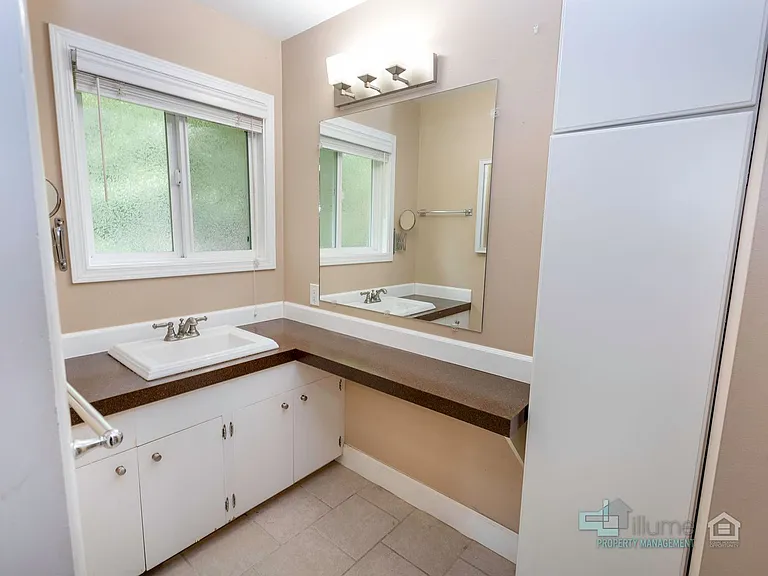 9610 SW Washington Pl — Photo 28