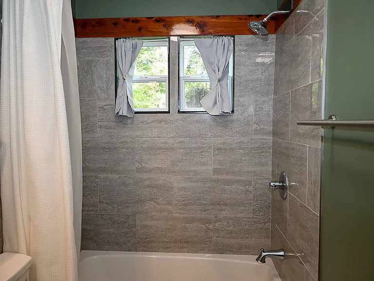 315 Caroline Ave — Photo 65