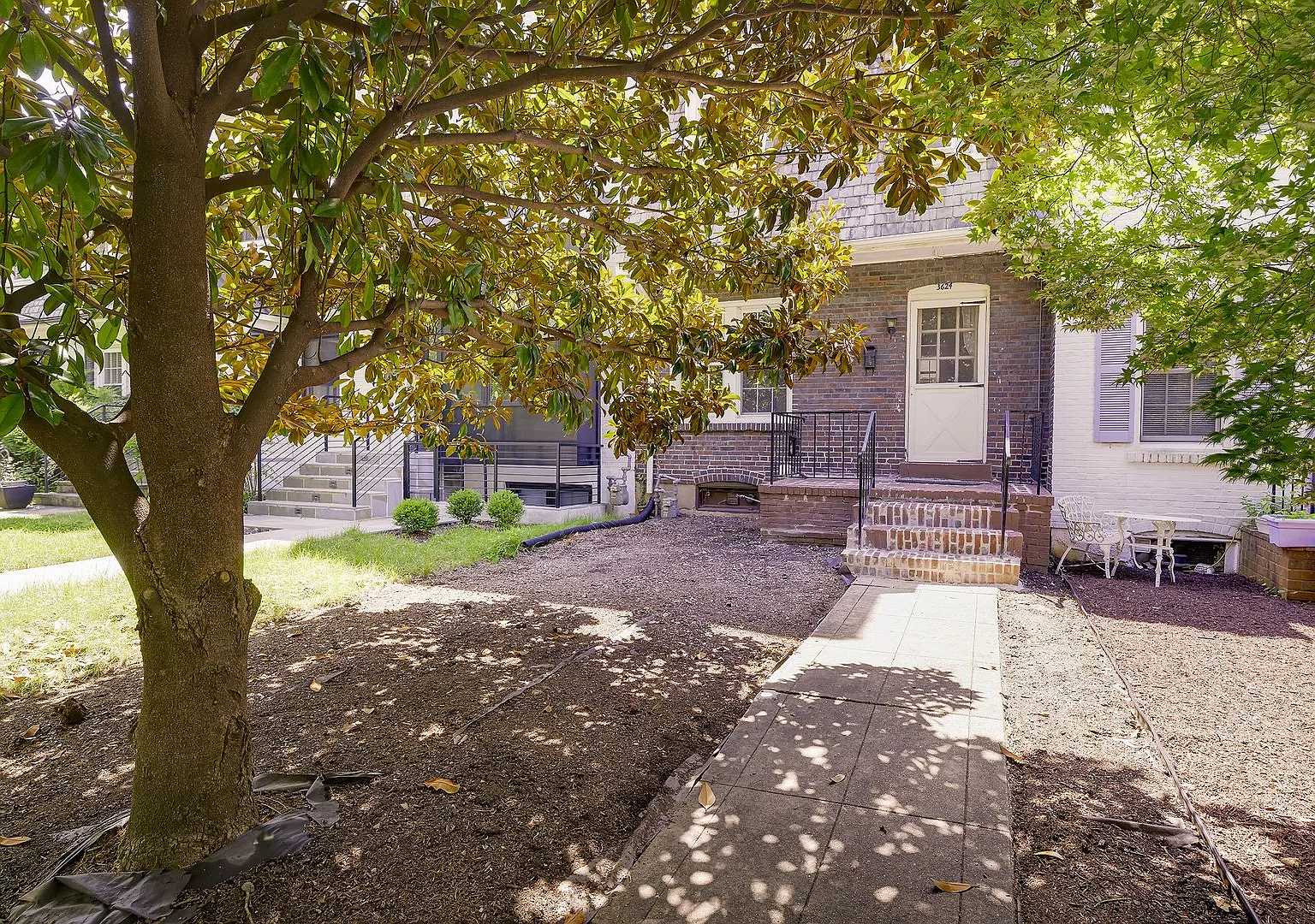 NW Rowhouse Near Georgetown University & Hospital Available Now — Photo 4