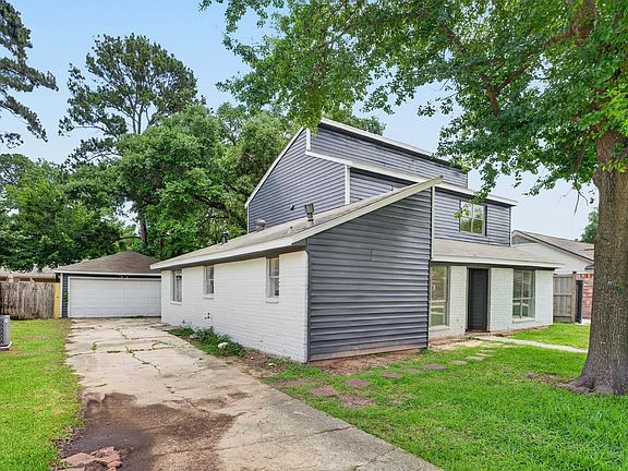 3rd image of 24106 Spring Mill Ln