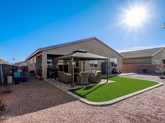 3rd image of 1374 E Stronghold Canyon Ln