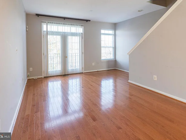 4281 S Capitol St SW — Photo 7