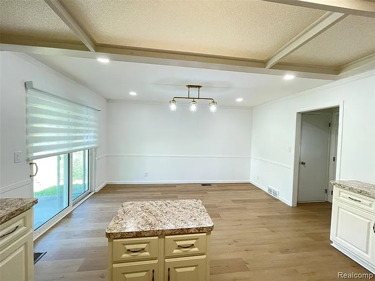 32827 Dover Ave — Photo 9