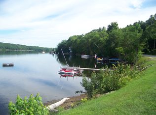 15 Memorial Dr, Winthrop, ME 04364