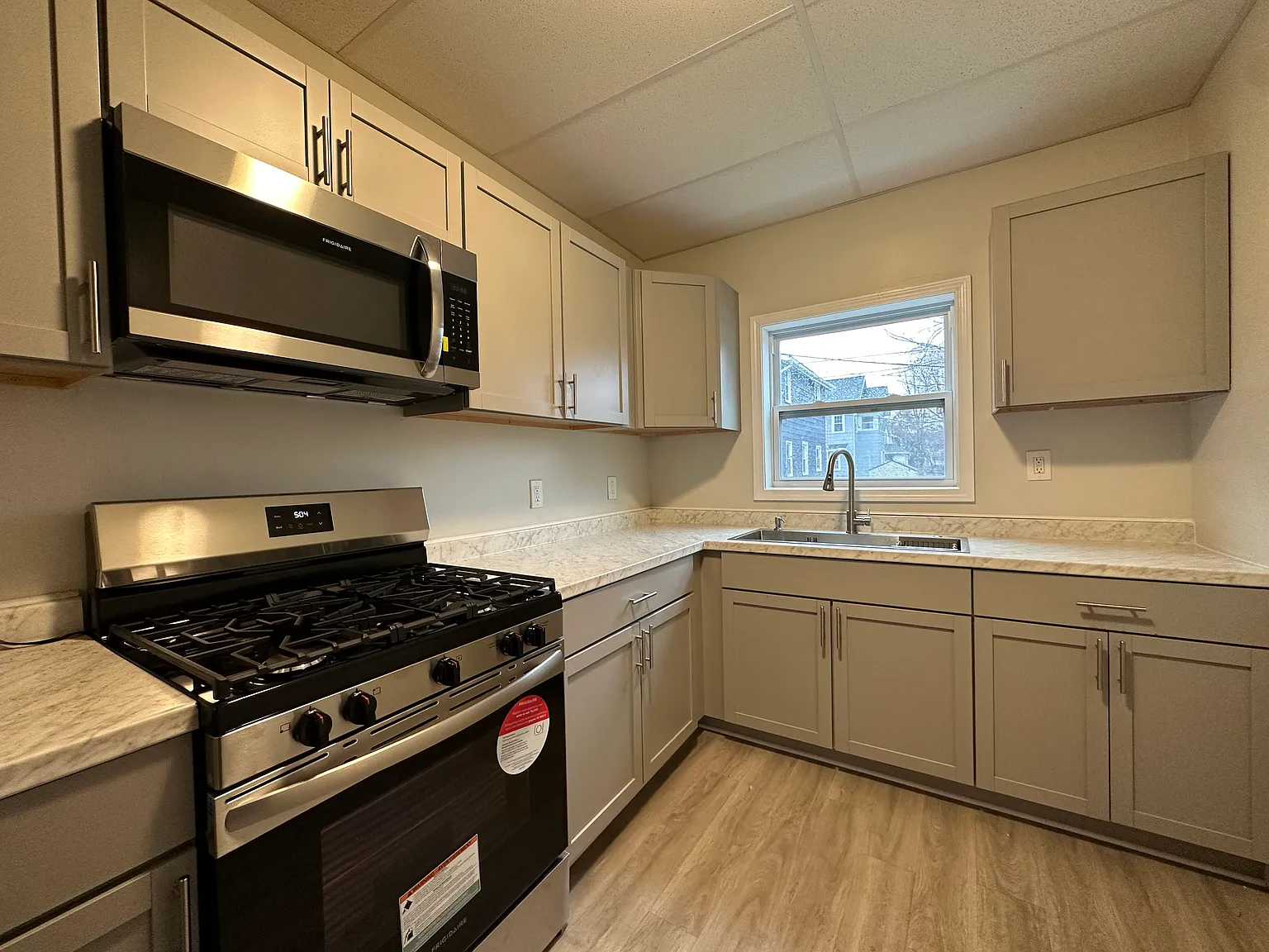 3 bed, $1,850 — Photo 3