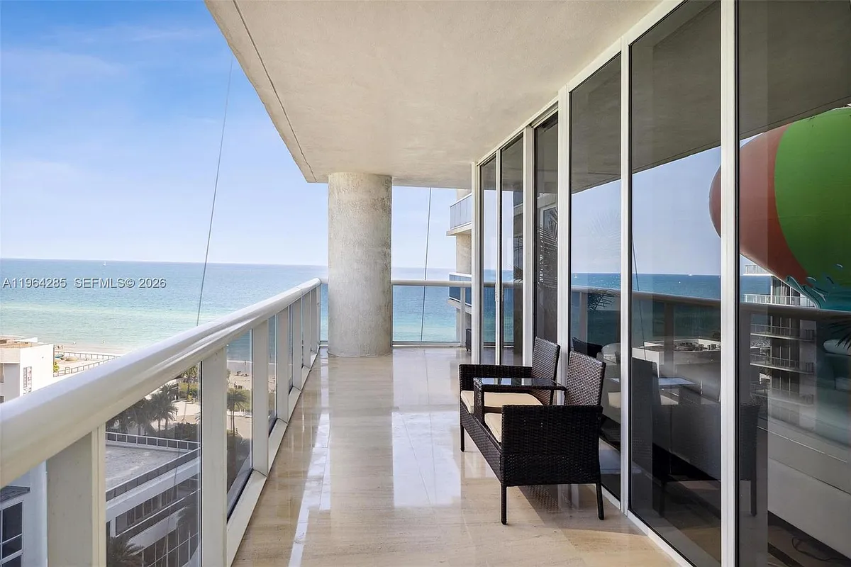 Building Photo - 1800 S Ocean Dr #1010