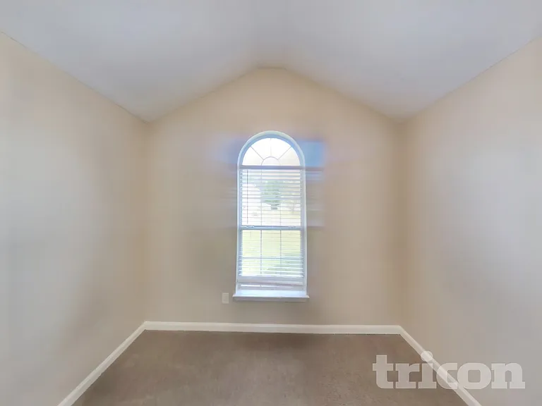 1411 Pebble Ridge Ln — Photo 14