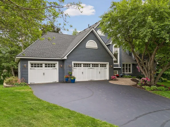10730 Spoon Rdg, Eden Prairie, MN 55347