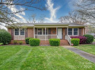 4033 Sudbury Rd, Charlotte, NC 28205