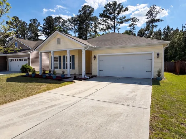 537 Nandina Dr, Goose Creek, SC 29445