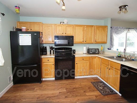 2nd image of 327 Meadowlark Dr