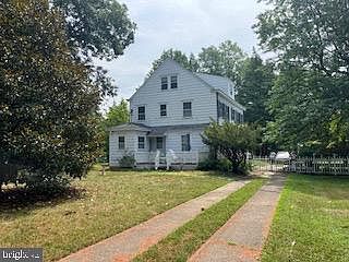 2nd image of 209 Buckingham Ave