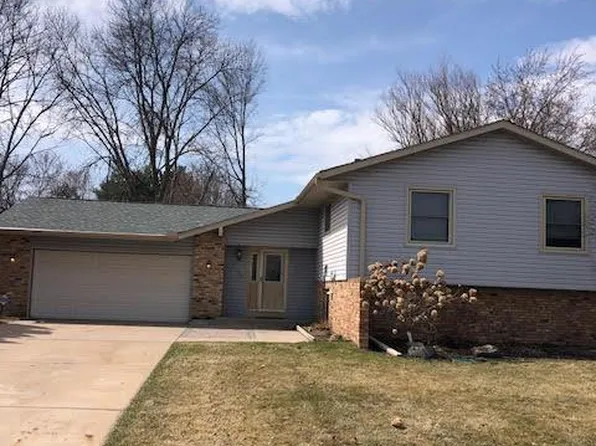 7909 Idaho Ave N, Brooklyn Park, MN 55445