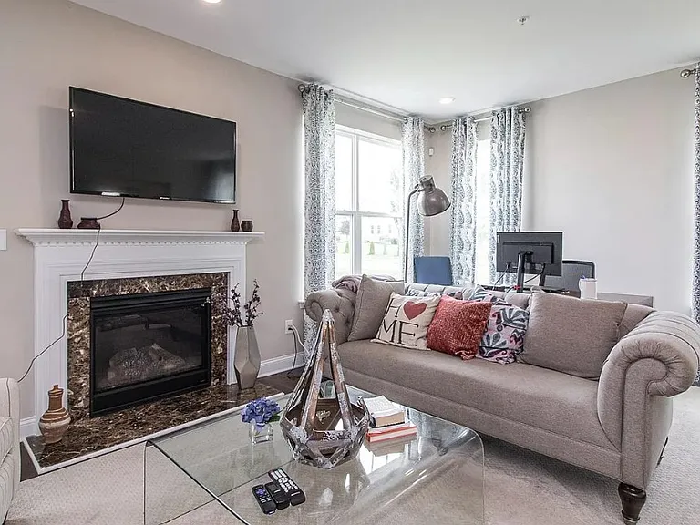 3402 Bergamont Way — Photo 7