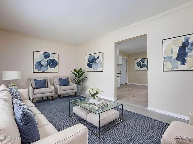 25539 Packard St — Photo 15