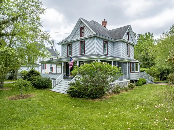 24152 Bennett St, Parksley, VA 23421