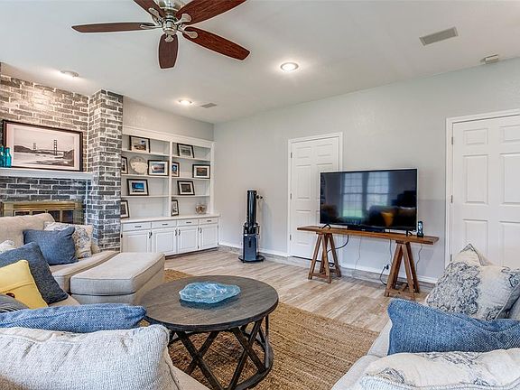 5th image of 3225 Royal Ct