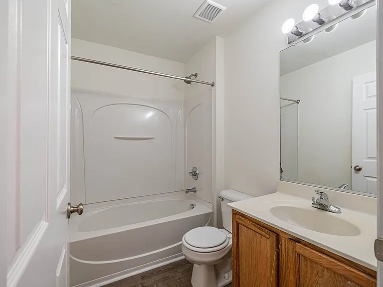 1211 Canyon Rock Ct #105 — Photo 14