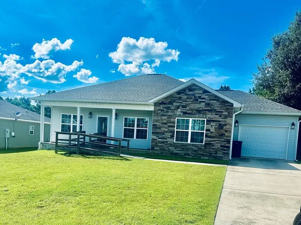 641 Jester St, Cowarts, AL 36321