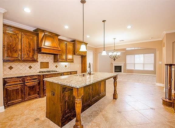 3rd image of 2106 Portwood Way