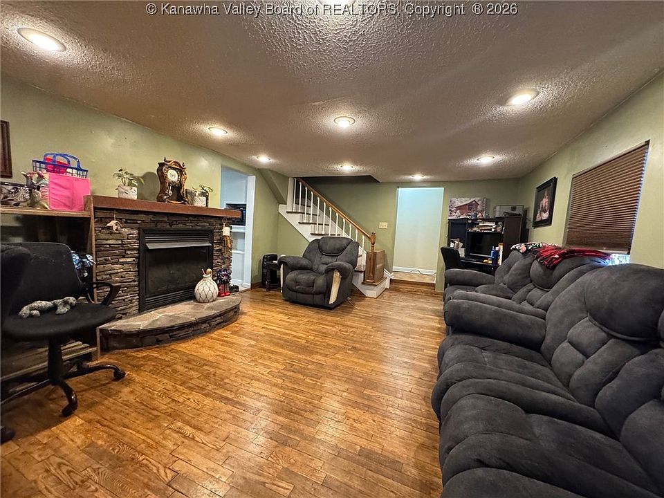 7th image of this home