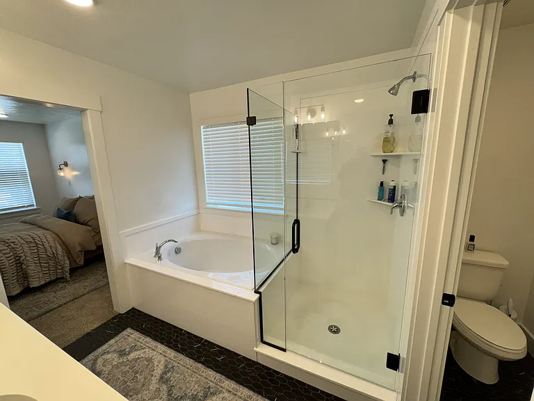 355 W 3085 S — Photo 46