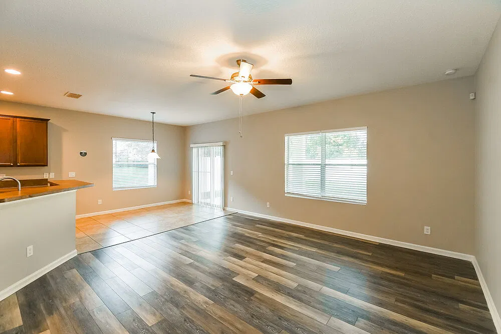 4 bed, 2.5 bath, 2514 sqft, $2,190 — Photo 4