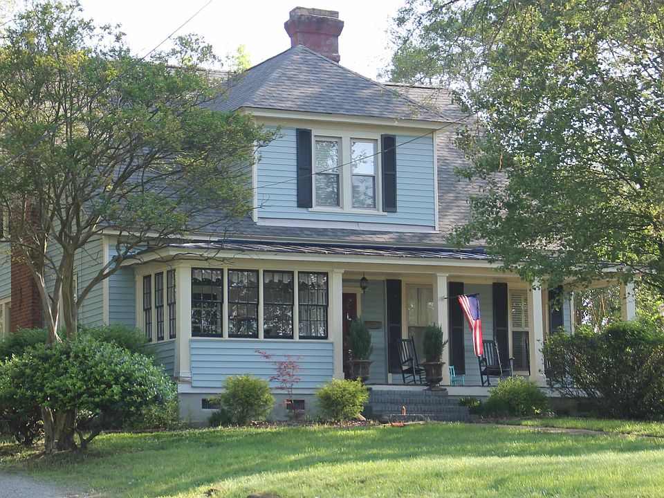 1st image of 149 E Charlotte Ave